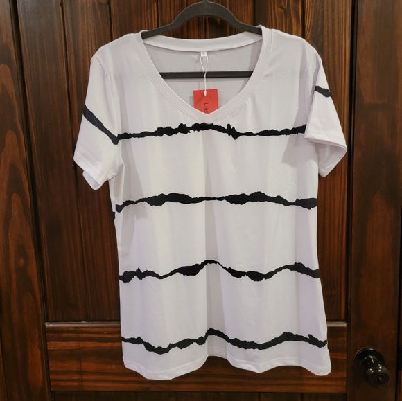 Lunivop Women's Tshirt - Picture 2 of 9